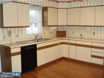 35 New Freedom Road Berlin, NJ 08009 - Photo 4 of 12 Kitchen