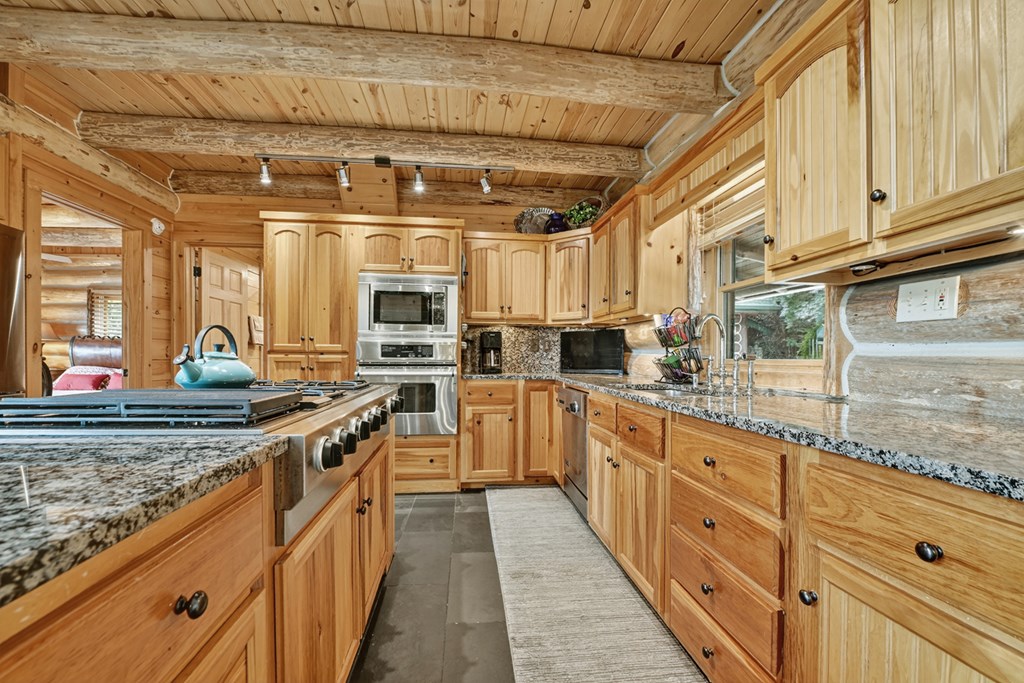 857 Lakeview Drive Blue Ridge, GA 30513 - Photo 17 of 94 Gallery Image 17