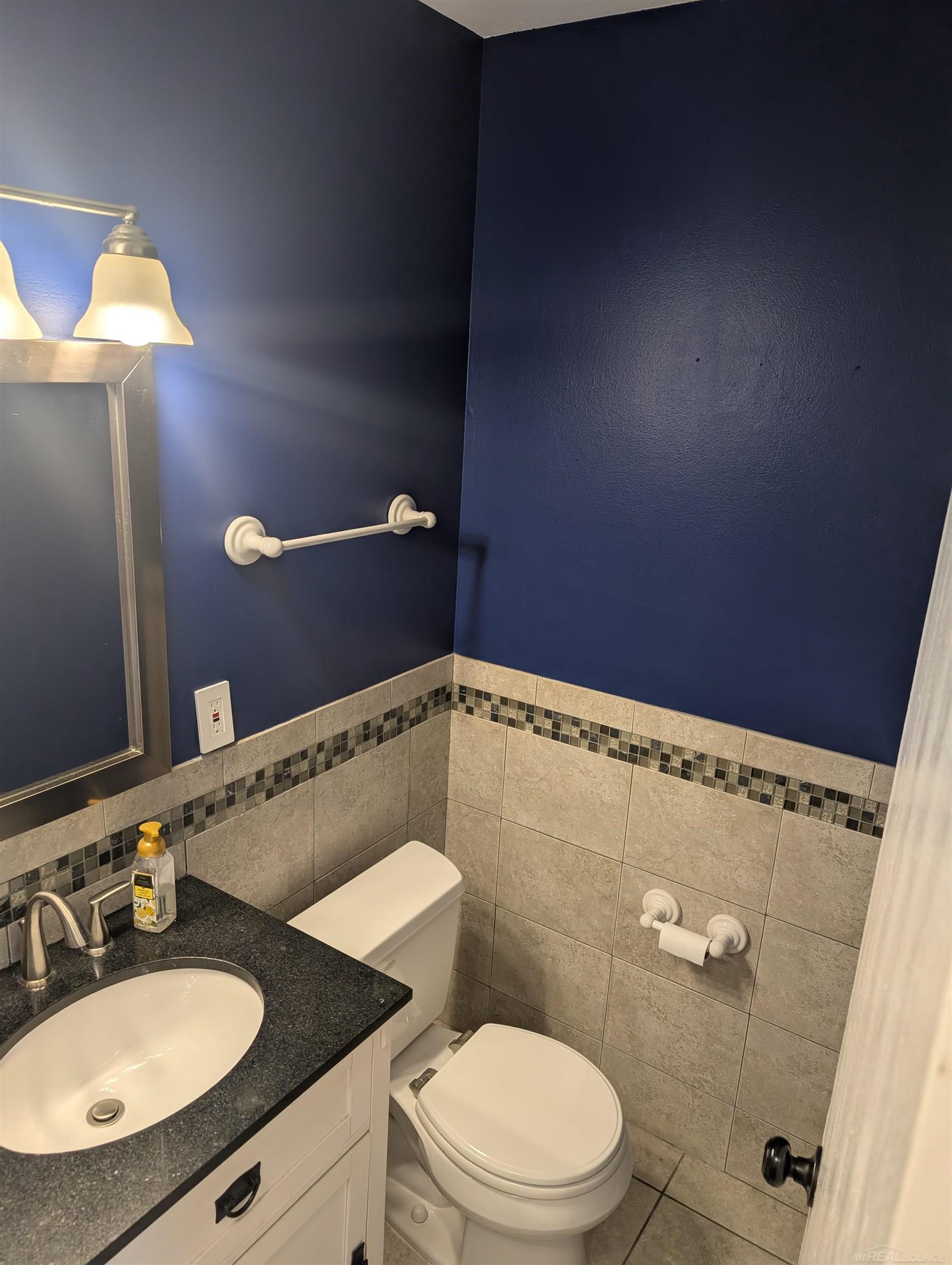 1571 Streamwood Court Rochester, MI 48307 - Photo 6 of 17 50171896-74ef0e46-a61d-4b86-a885-13a05c85ec4c.JPG