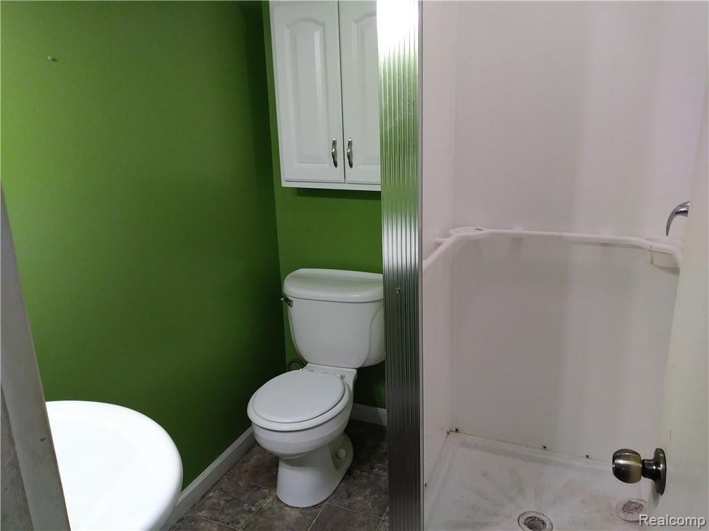 18135 West Brant Road Brant, MI 48614 - Photo 8 of 12 Main floor bath