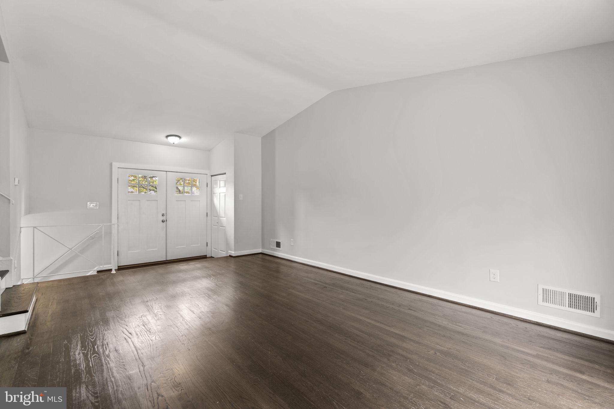 501 Waterford Road Silver Spring, MD 20901 - Photo 2 of 20