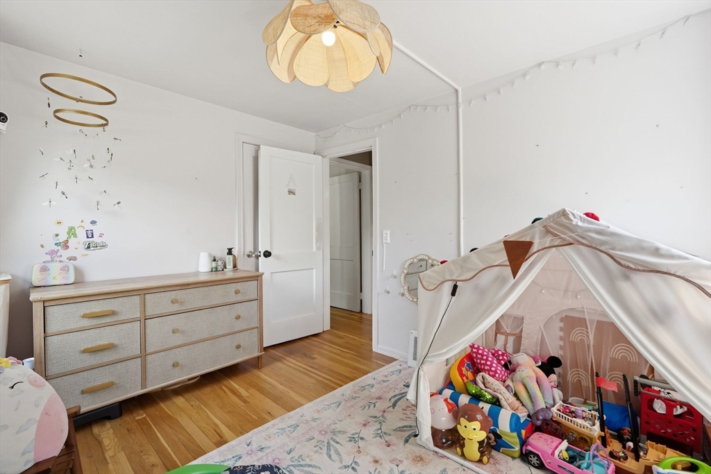 44 Harding Street Springfield, MA 01109 - Photo 23 of 35