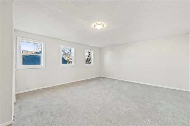 $225,000 | 512 Ottawa Street, Leavenworth, KS 66048