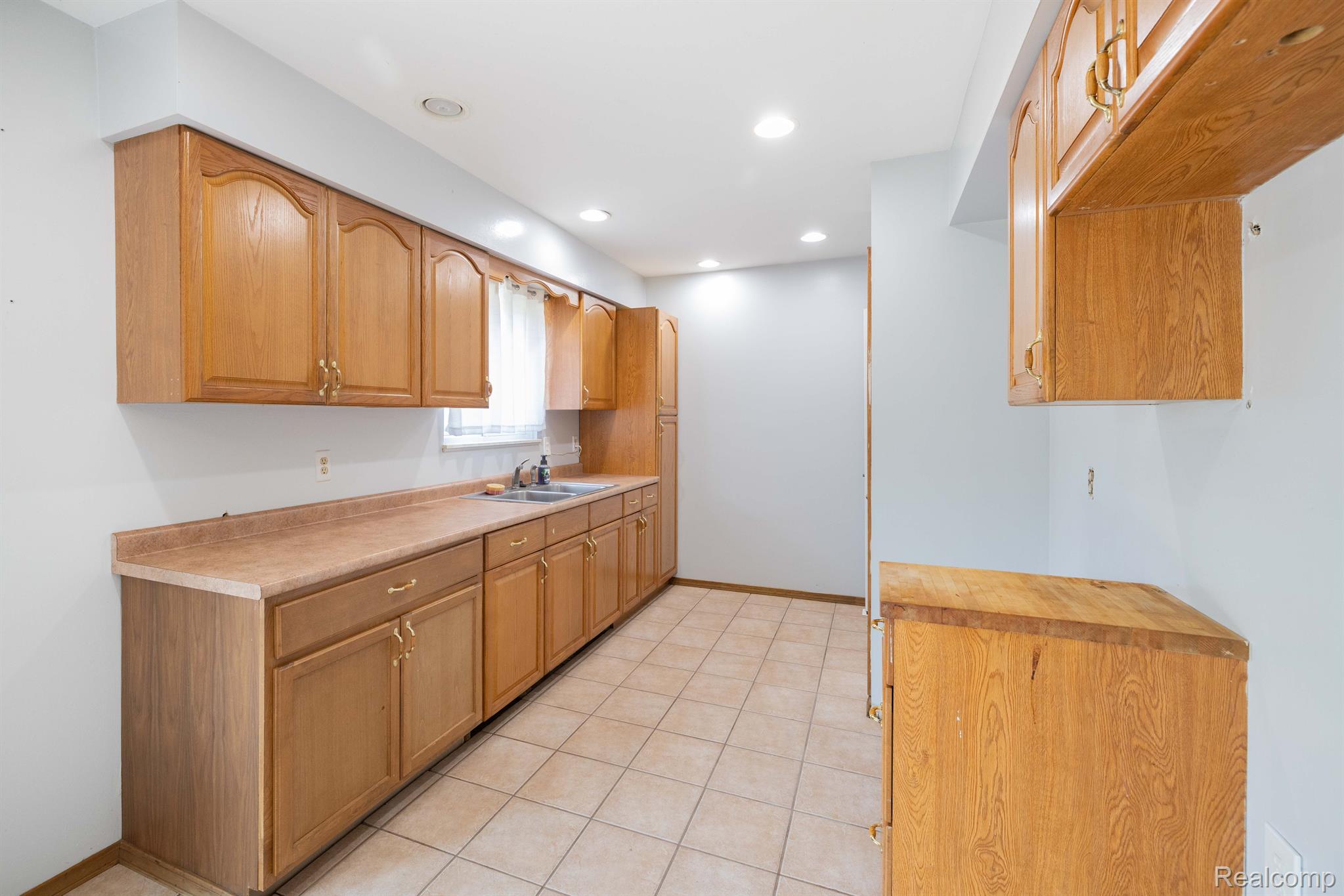 4053 North Genesee Road Flint, MI 48506 - Photo 9 of 29 Gallery Image 9