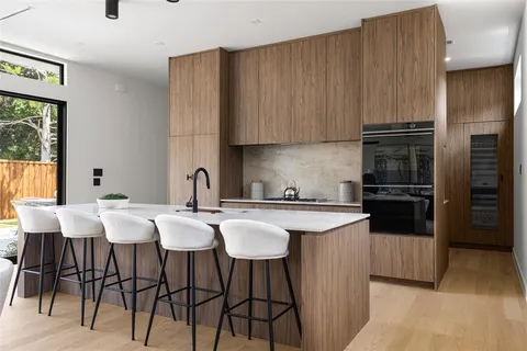 $1,898,000 | 6240 Kenwood Avenue, Dallas, TX 75214