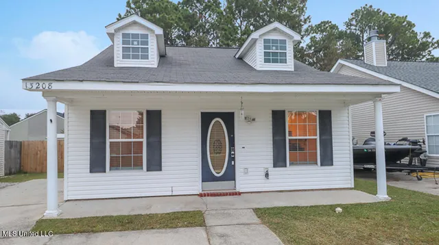 $1,375 | 13208 Warren Drive, Gulfport, MS 39503