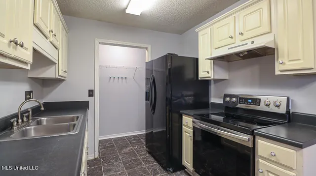 $1,375 | 13208 Warren Drive, Gulfport, MS 39503