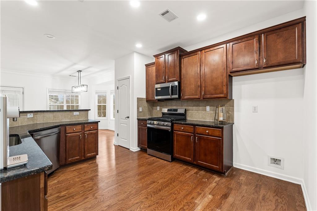 1201 Park Pass Way Suwanee, GA 30024 - Photo 12 of 55