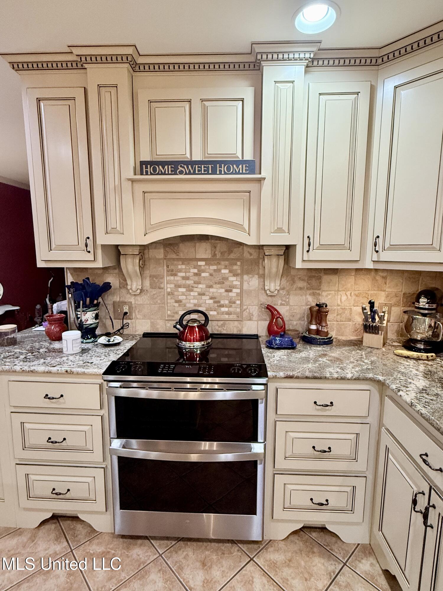 393 Lake Cherami Drive Grenada, MS 38901 - Photo 12 of 30 IMG_7696