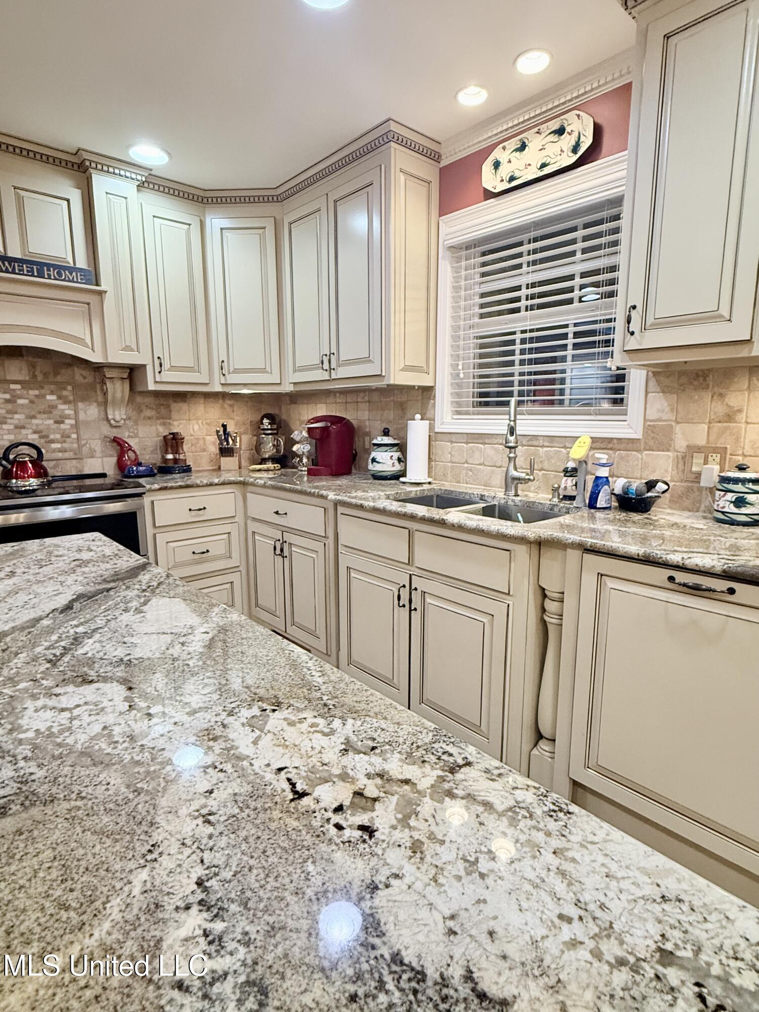 393 Lake Cherami Drive Grenada, MS 38901 - Photo 13 of 30 IMG_7694