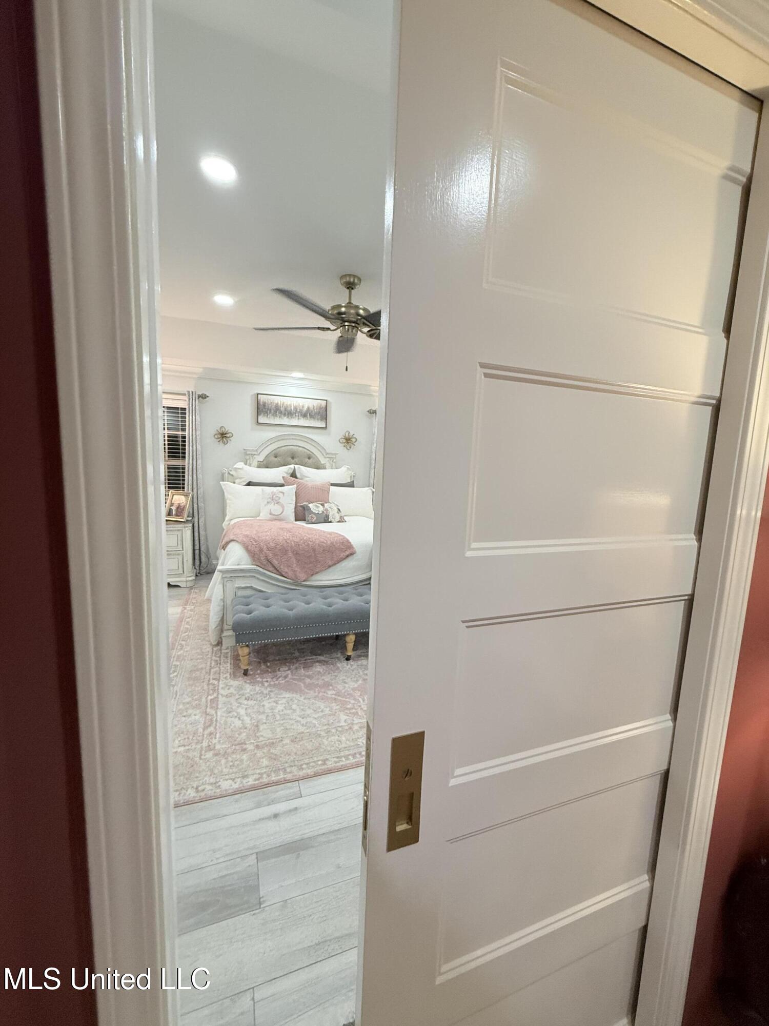 393 Lake Cherami Drive Grenada, MS 38901 - Photo 2 of 30 IMG_7712