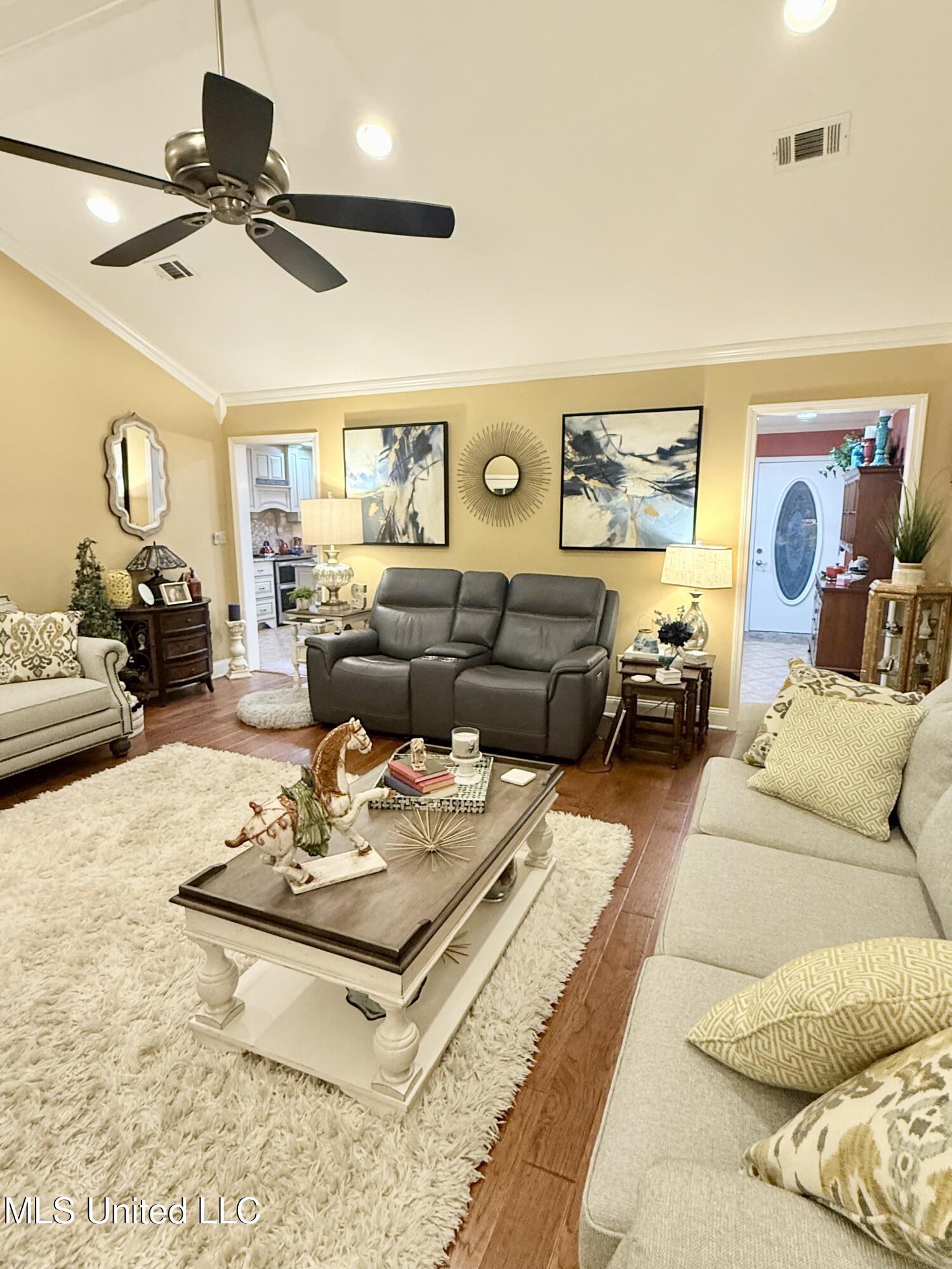 393 Lake Cherami Drive Grenada, MS 38901 - Photo 10 of 30 IMG_7700