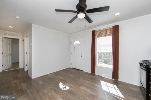 $1,200 | 312 Crystal Drive, Williamstown, NJ 08094