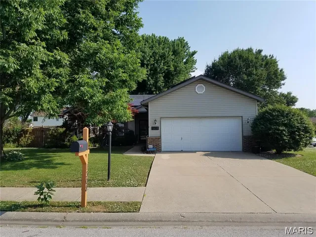 $2,600 | 1308 Terrace Green Lane, O'Fallon, IL 62269