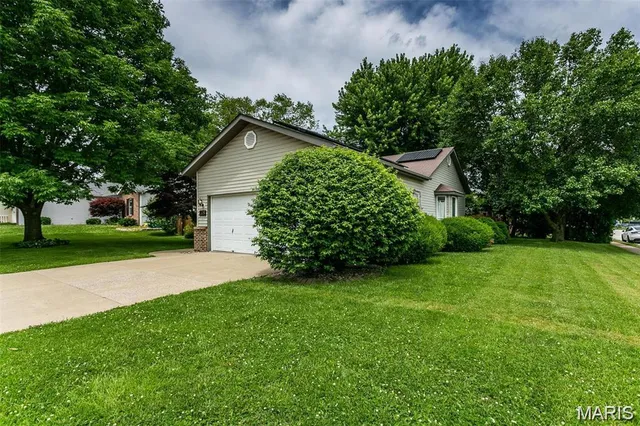 $2,600 | 1308 Terrace Green Lane, O'Fallon, IL 62269