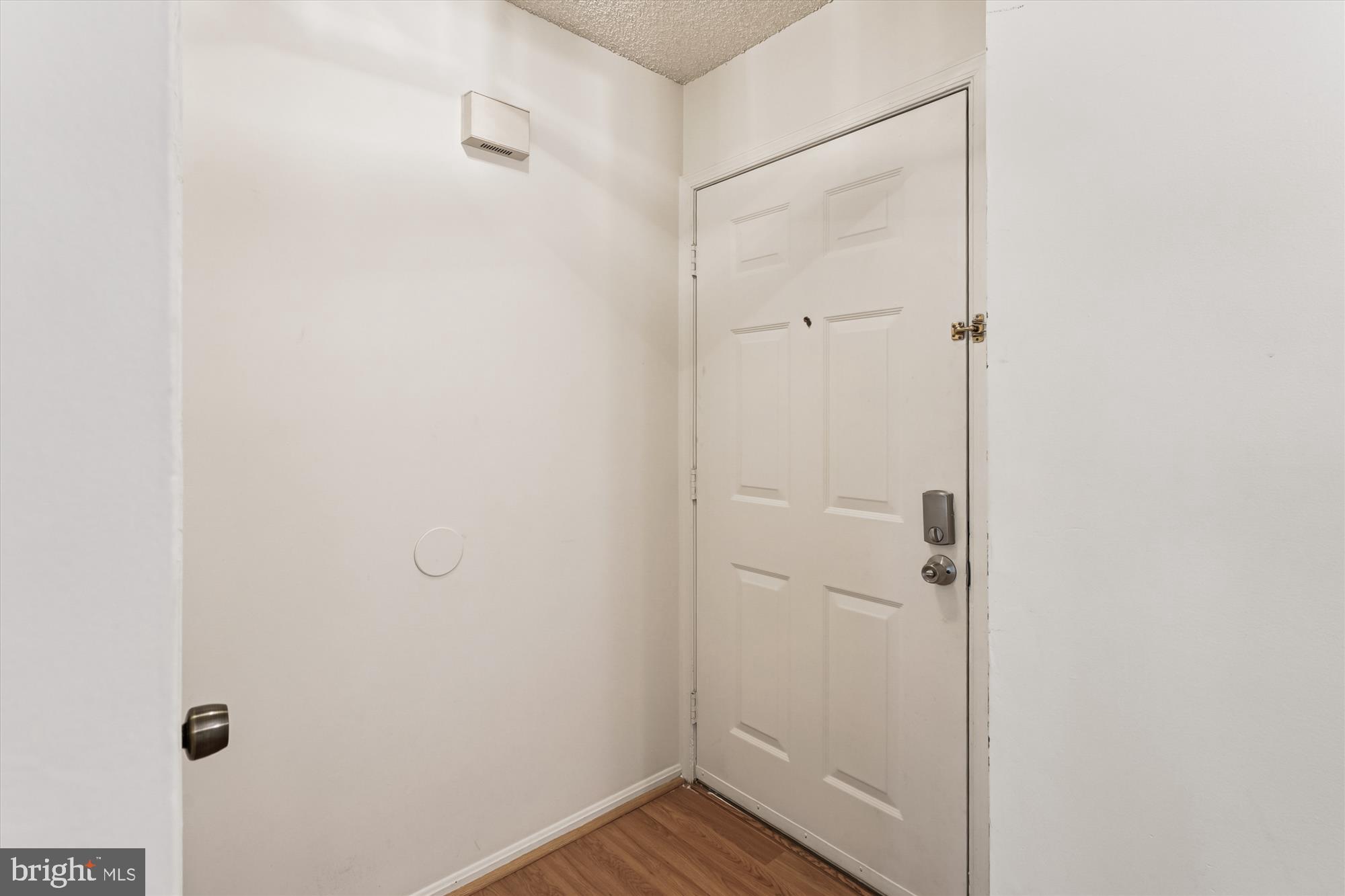 12129 Chaucer Lane, Unit 12129 Woodbridge, VA 22192 - Photo 20 of 31 a bathroom with a shower