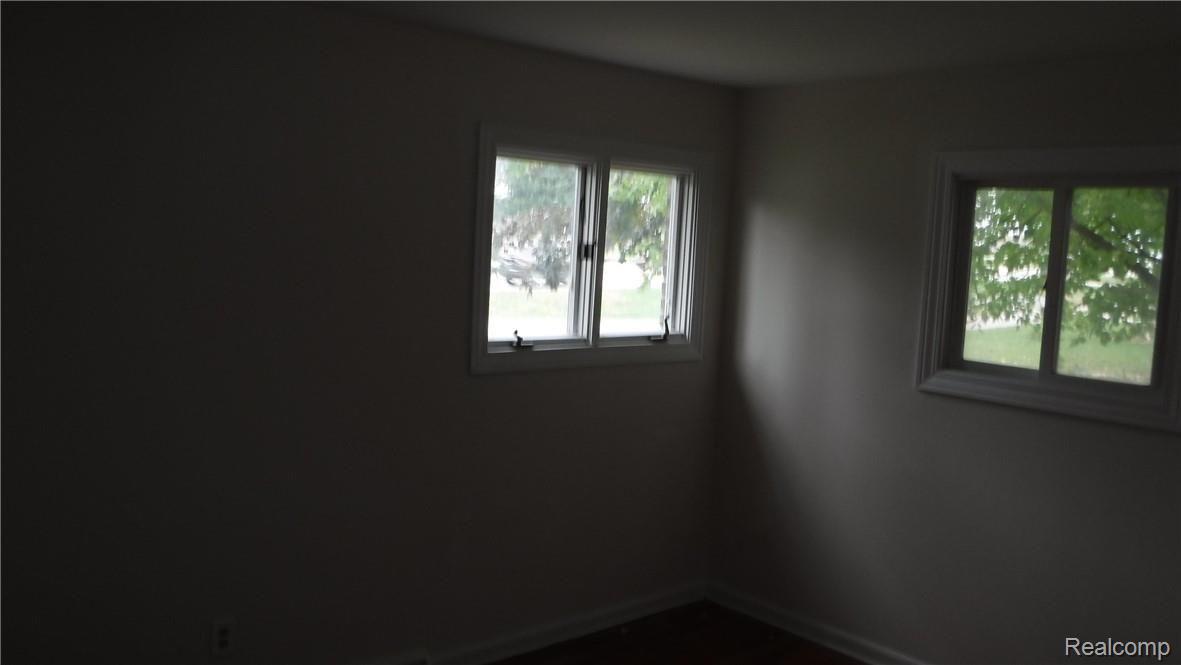 363 West Tienken Road Rochester, MI 48306 - Photo 16 of 29 -Bedroom--2.JPG
