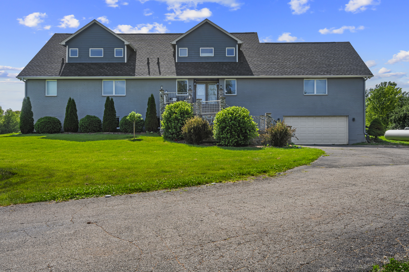 10505 Coyne Station Road Huntley, IL 60142 - Photo 1 of 48