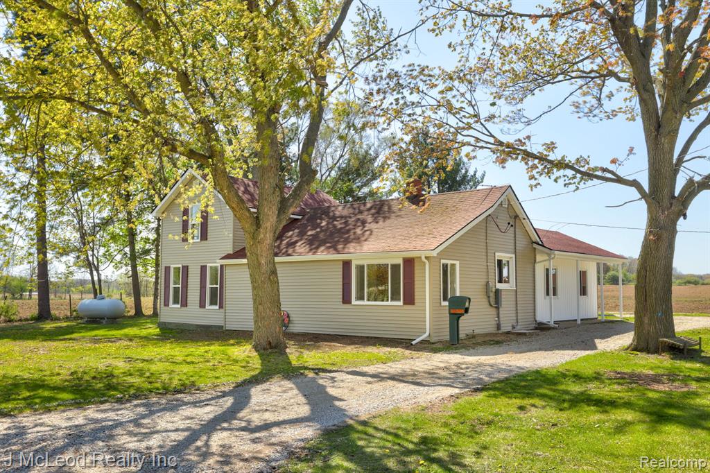 7016 East Dodge Road Mount Morris, MI 48458 - Photo 2 of 67