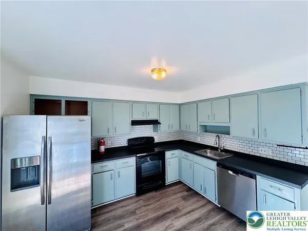 $2,385 | 235 Vista Drive, Easton, PA 18042