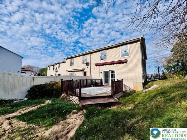 $2,385 | 235 Vista Drive, Easton, PA 18042