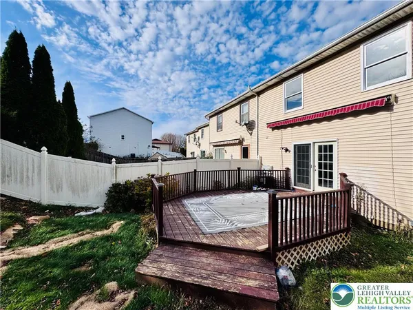 $2,385 | 235 Vista Drive, Easton, PA 18042