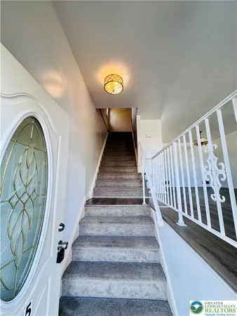 $2,295 | 235 Vista Drive, Easton, PA 18042