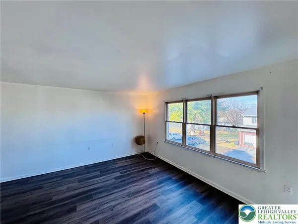 $2,385 | 235 Vista Drive, Easton, PA 18042