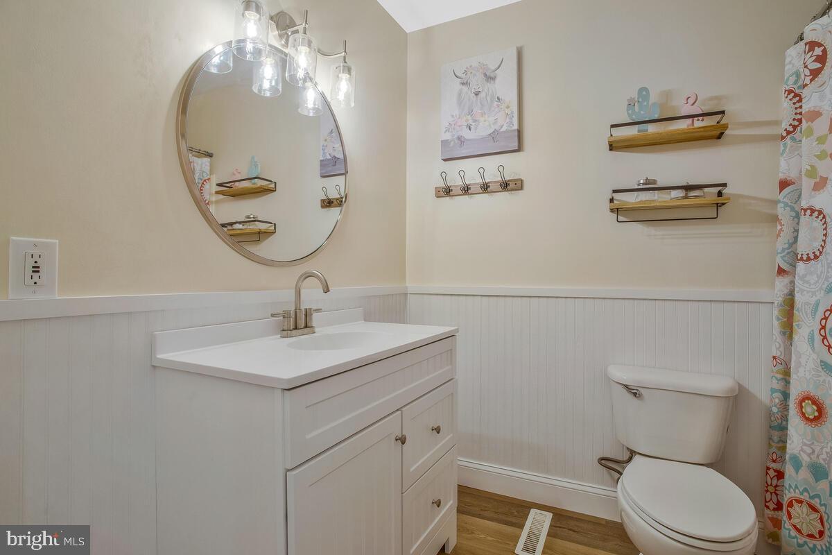 3132 Soper Road Huntingtown, MD 20639 - Photo 18 of 43 Hall Full Bathroom