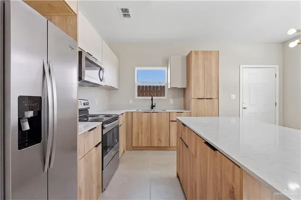 $1,100 | 307 West Campeche Avenue, Unit 1, Alton, TX 78573