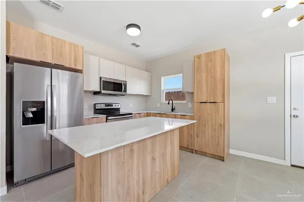 $1,100 | 307 West Campeche Avenue, Unit 1, Alton, TX 78573