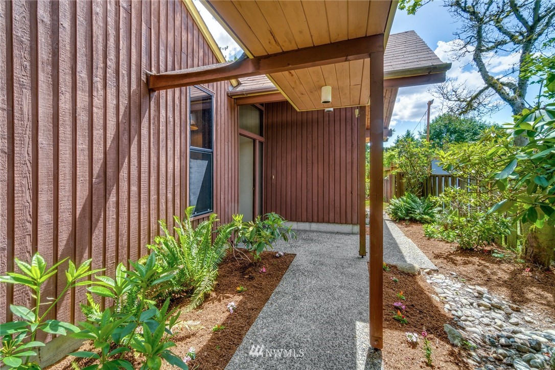 10115 Northeast 187th Street Bothell, WA 98011 - Photo 2 of 28 Gallery Image 2