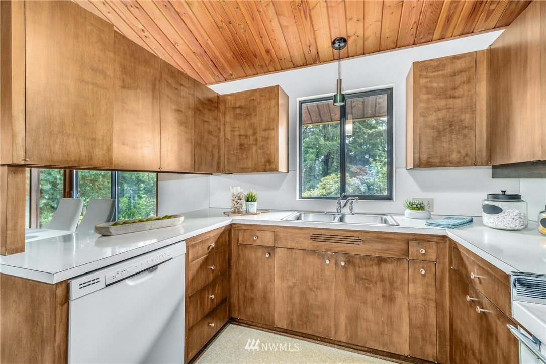 10115 Northeast 187th Street Bothell, WA 98011 - Photo 11 of 28 Gallery Image 11