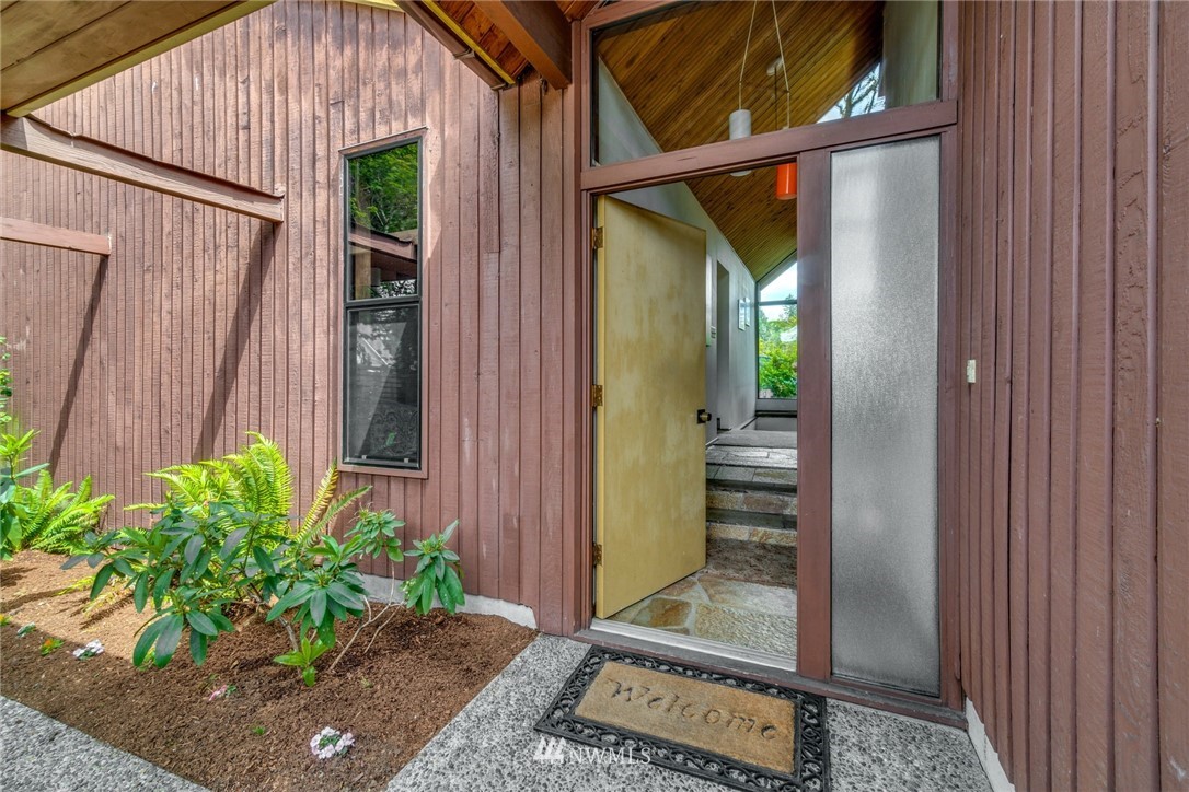 10115 Northeast 187th Street Bothell, WA 98011 - Photo 3 of 28 Gallery Image 3