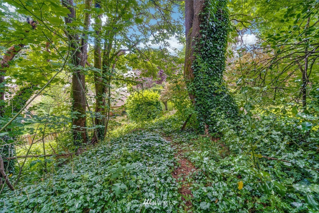 10115 Northeast 187th Street Bothell, WA 98011 - Photo 27 of 28 Gallery Image 27
