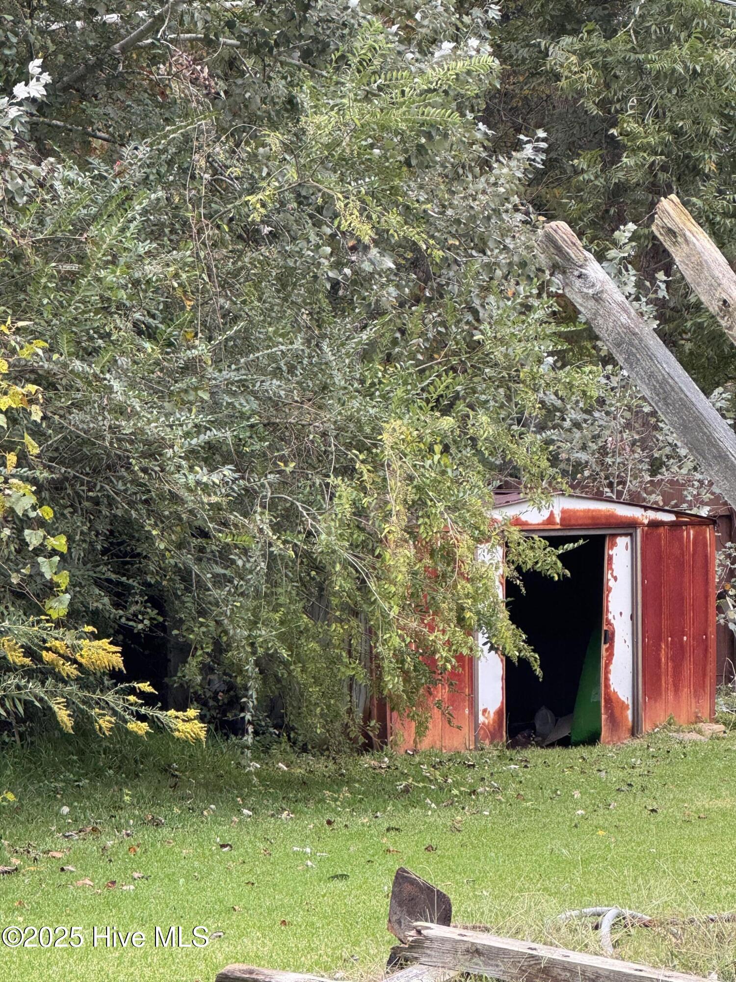 108 Ruth Lane Knotts Island, NC 27950 - Photo 6 of 6 IMG_0930