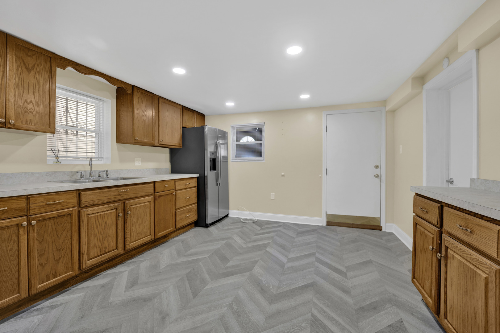 4143 West Roscoe Street Chicago, IL 60641 - Photo 26 of 58