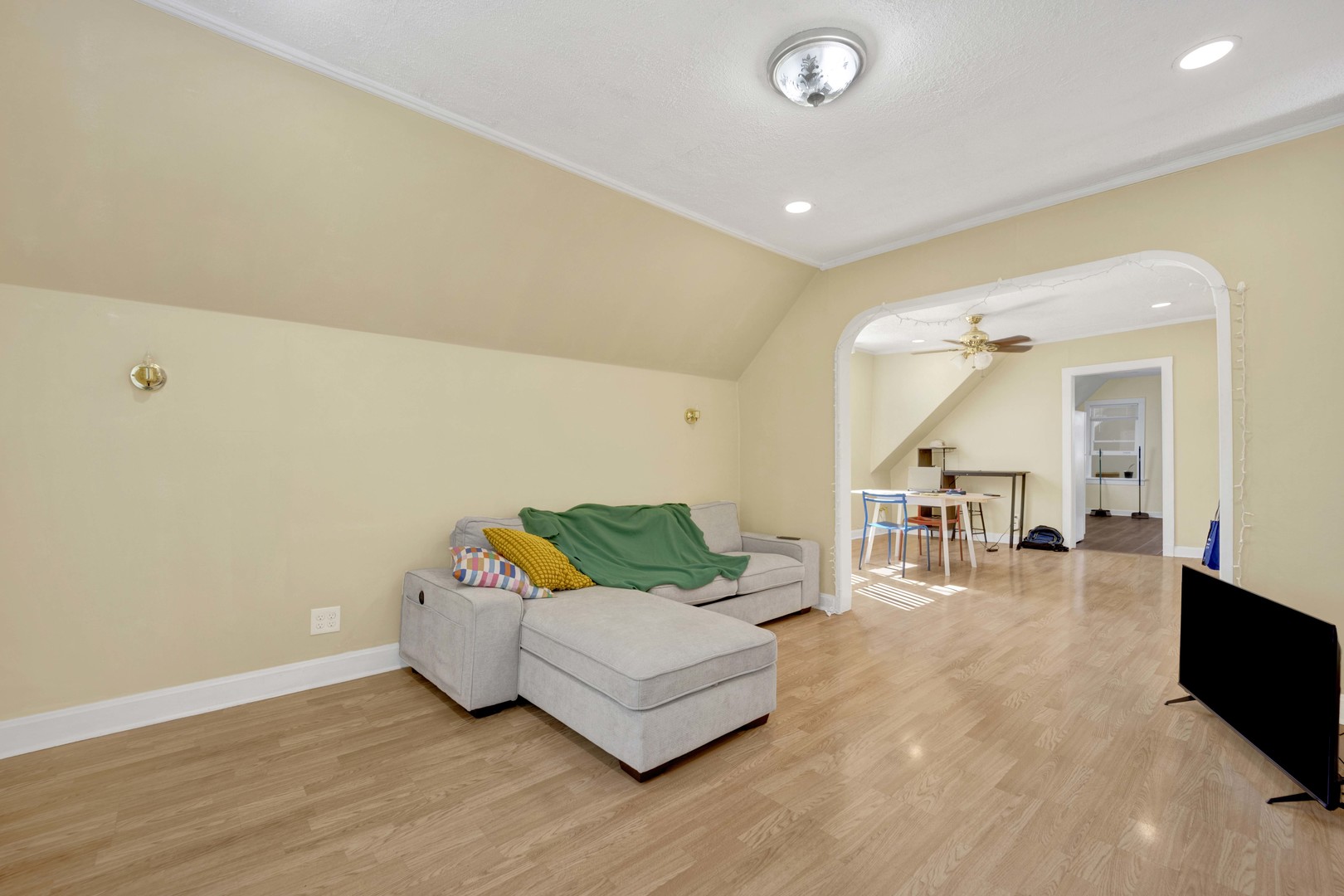 4143 West Roscoe Street Chicago, IL 60641 - Photo 30 of 58