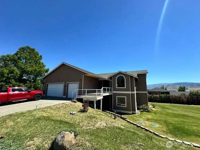 $699,999 | 3639 Ridgeview Boulevard, Wenatchee, WA 98801