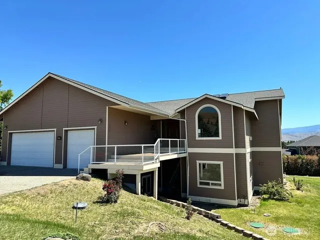 $699,999 | 3639 Ridgeview Boulevard, Wenatchee, WA 98801
