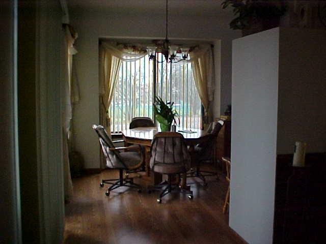 211 Ridgetop Drive Redding, CA 96003 - Photo 4 of 9 Dining Area