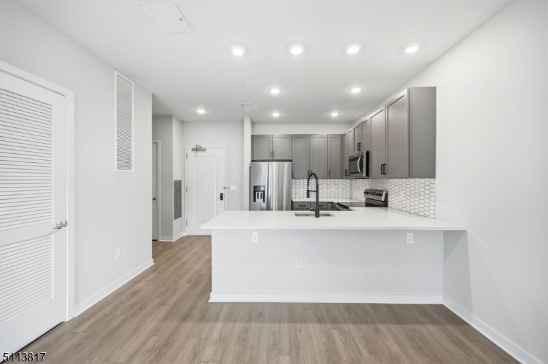 175 Morris Street, Unit 309 Morristown, NJ 07960 - Photo 9 of 23