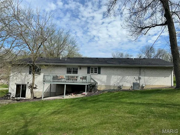 $340,000 | 4118 Windmere Drive, Hannibal, MO 63401