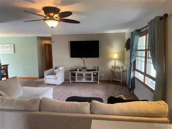 $340,000 | 4118 Windmere Drive, Hannibal, MO 63401