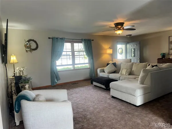 $340,000 | 4118 Windmere Drive, Hannibal, MO 63401