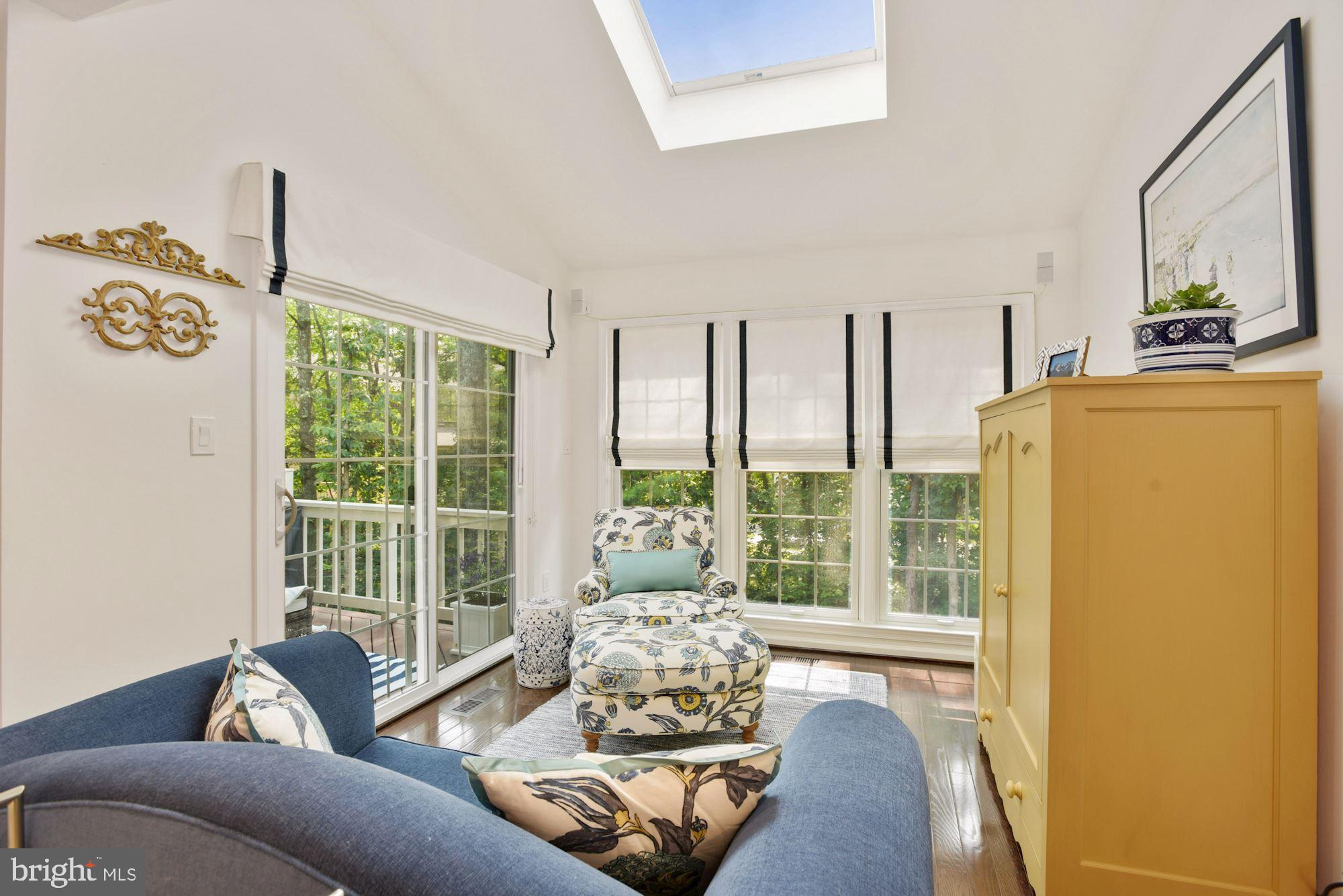 1382 Heritage Oak Way Reston, VA 20194 - Photo 11 of 31 Sunroom bumpout