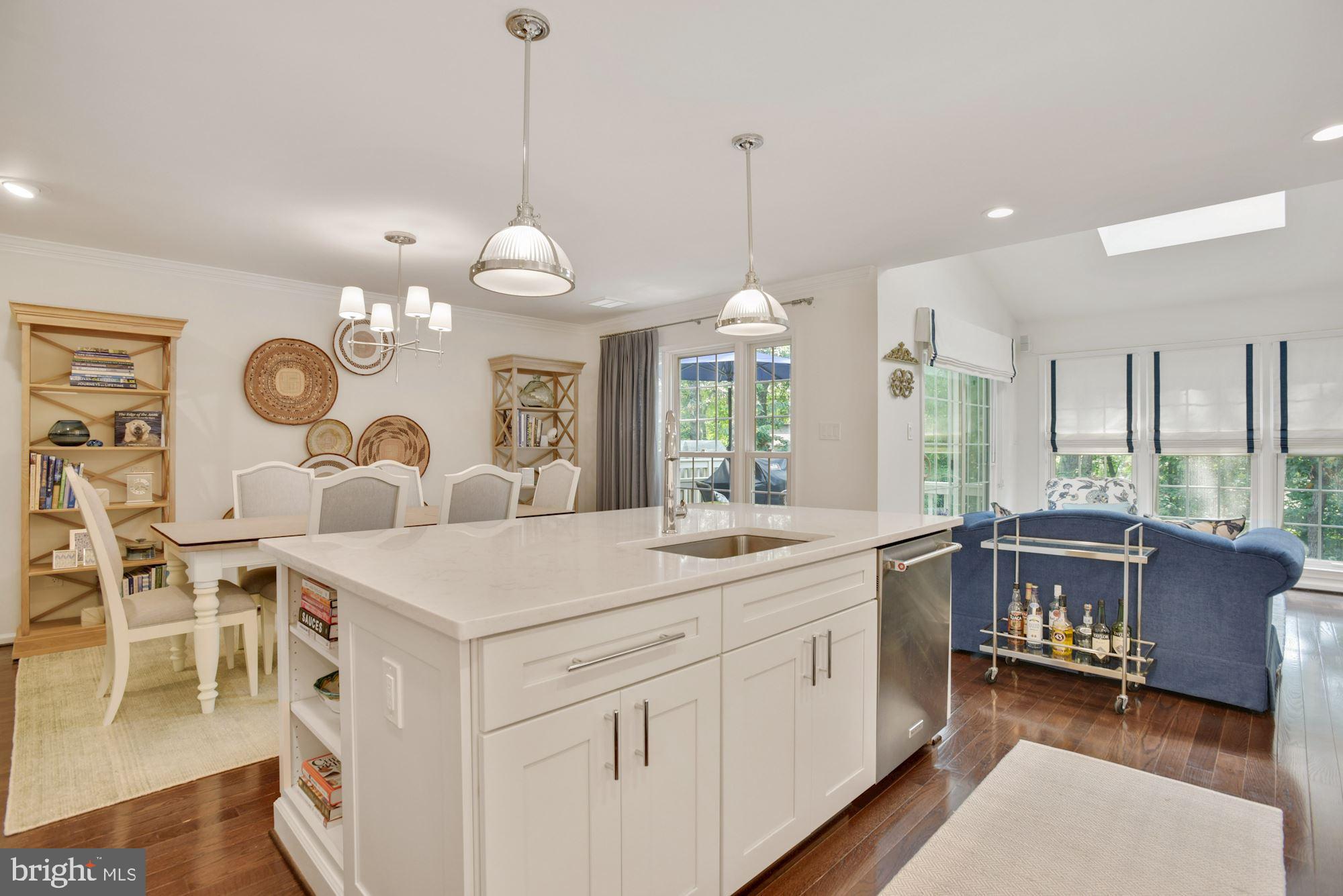 1382 Heritage Oak Way Reston, VA 20194 - Photo 7 of 31 Kitchen Center Island