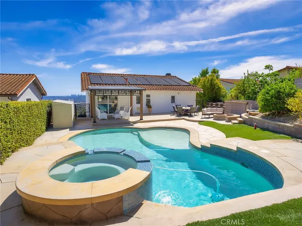 $2,299,992 | 1426 East Tujunga Avenue, Burbank, CA 91501