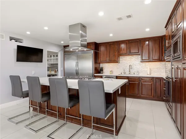 $2,299,992 | 1426 East Tujunga Avenue, Burbank, CA 91501