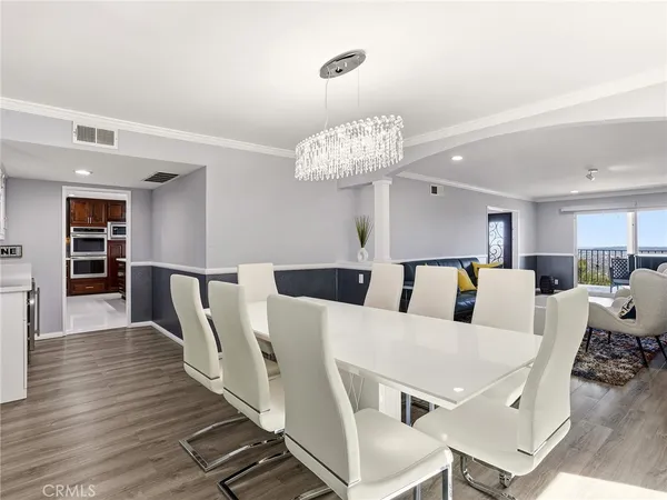 $2,299,992 | 1426 East Tujunga Avenue, Burbank, CA 91501